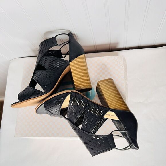 SODA ARYA-S Sz 8.5 Lace Up Heels Black Faux Wood Heels EUC - Picture 9 of 13